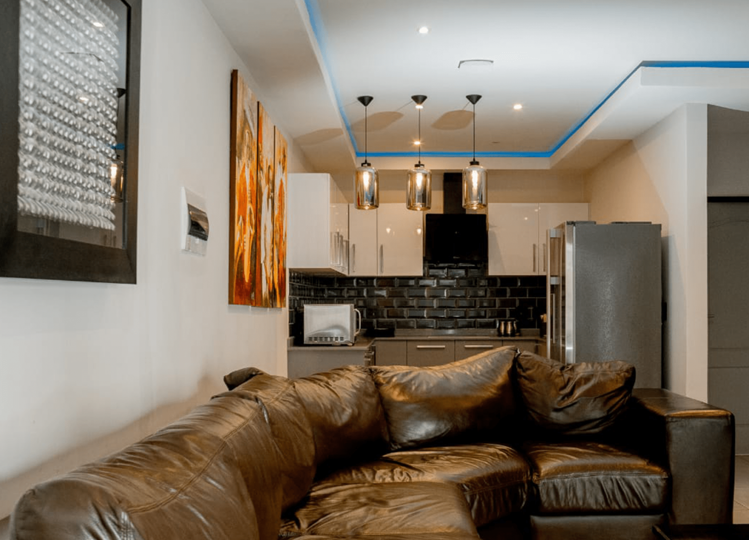 The kitchen and living area of the executive suite at Usambara Lodge